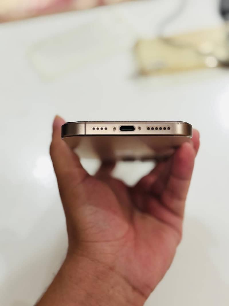 Iphone 16 pro max 3