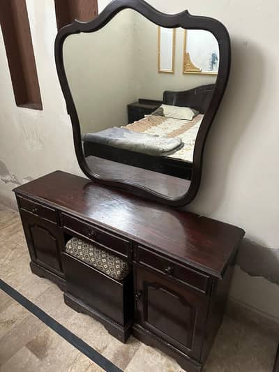 dressing table