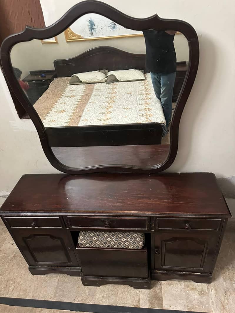 dressing table 1
