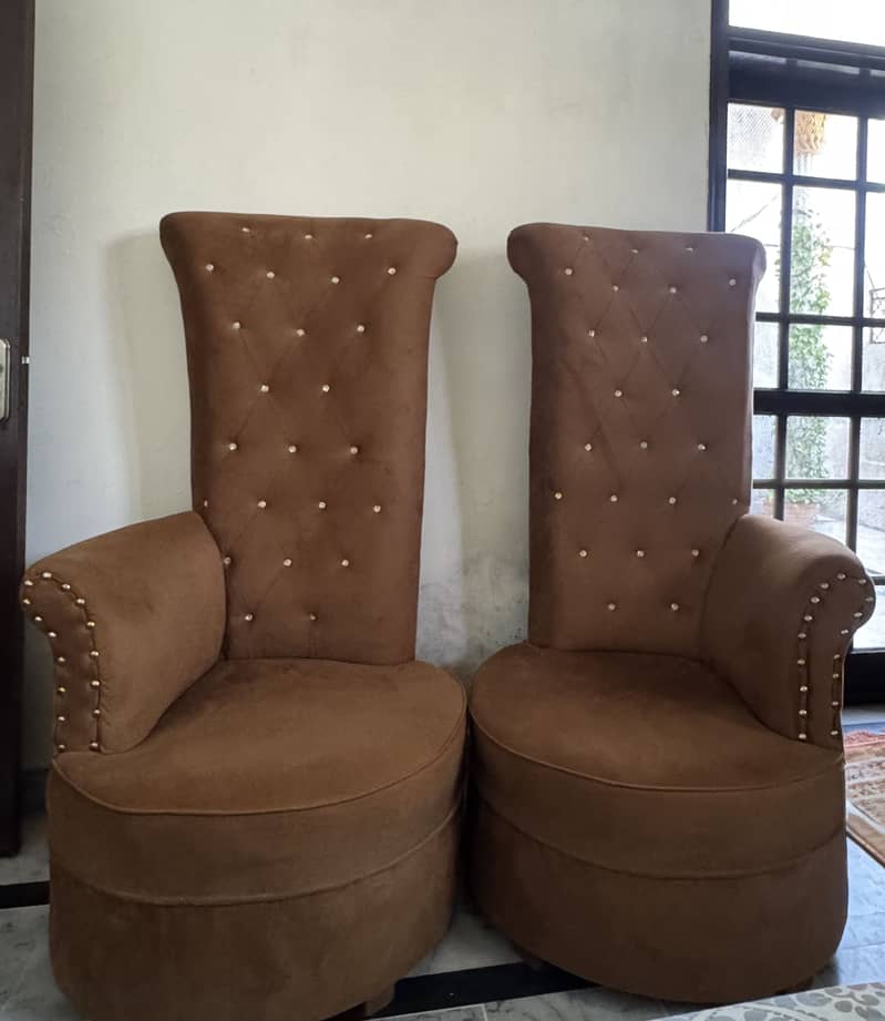 Clean & Comfortable Sofa Set 0