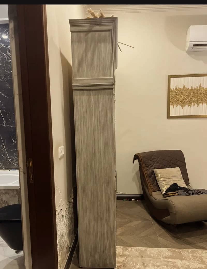 Bookshelf / Display Cabinet 3