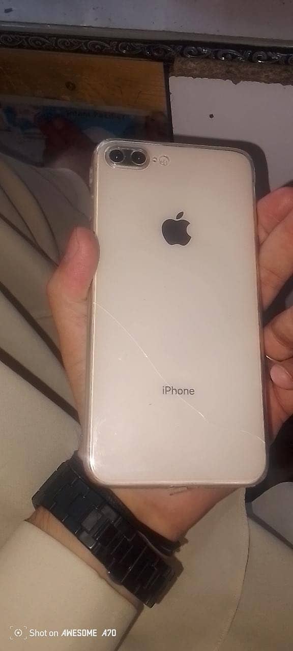iPhone 8 Plus 1