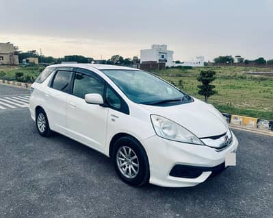 Honda Fit Hybrid - Full Guinuine Car