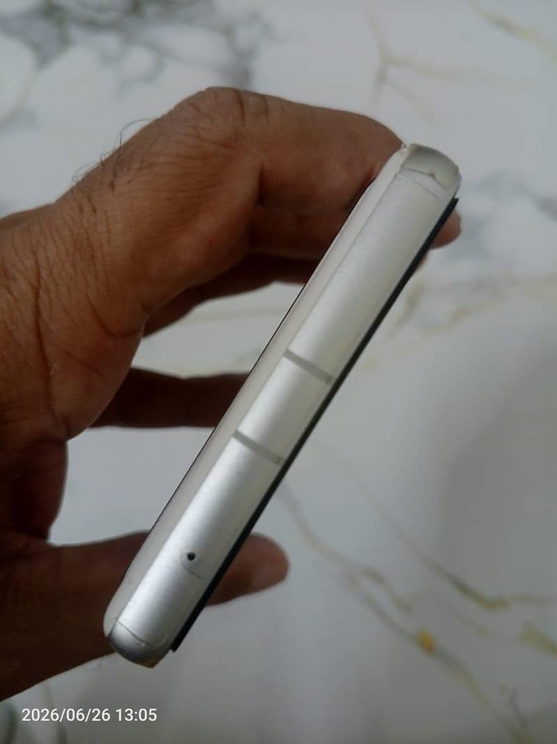 Google Pixel 7a 5
