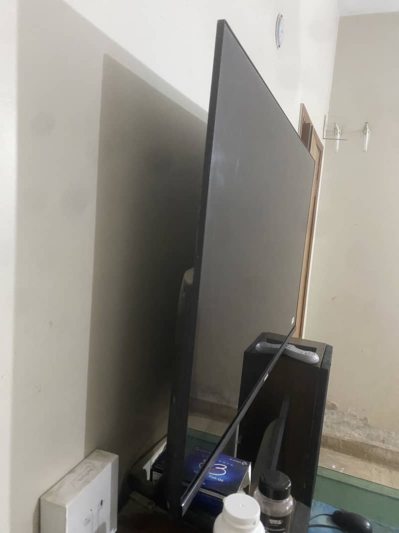 45 inch Android LED 1