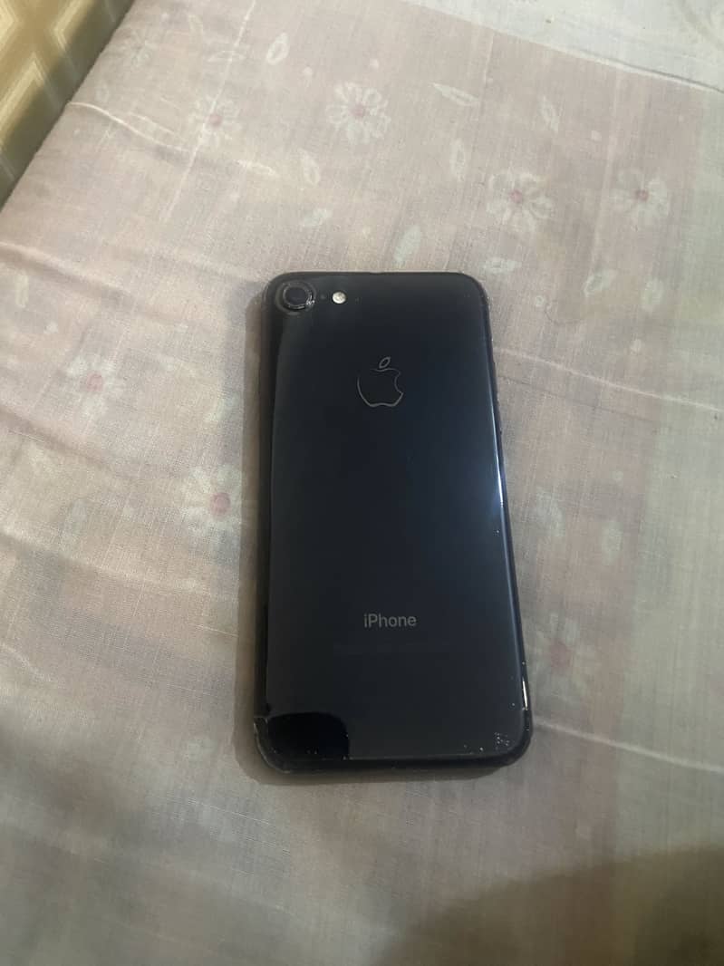 Apple iPhone 7 1