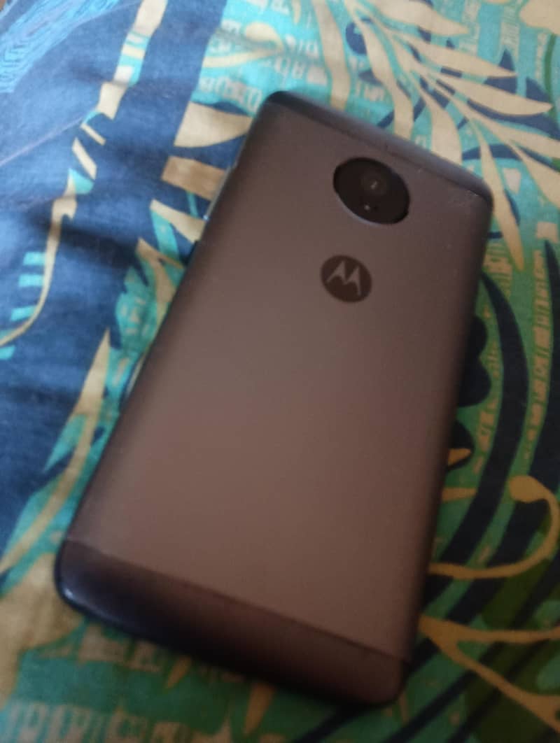 MOTO E4 PLUS 1