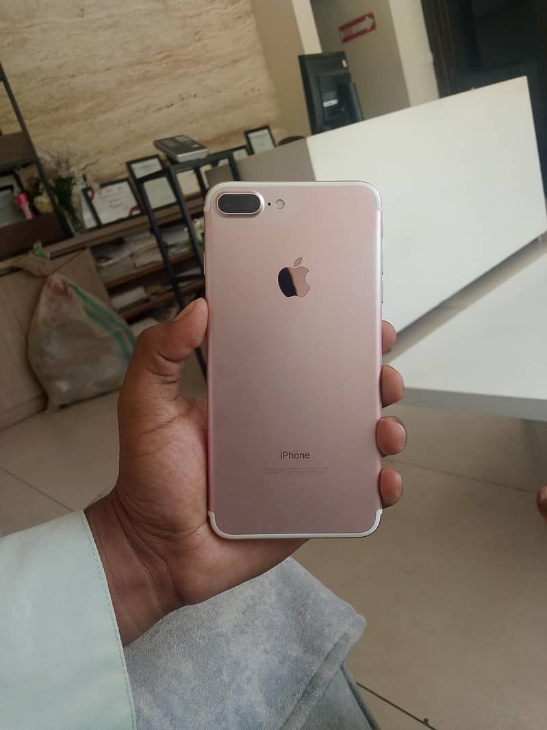 Apple iPhone 7 Plus 1