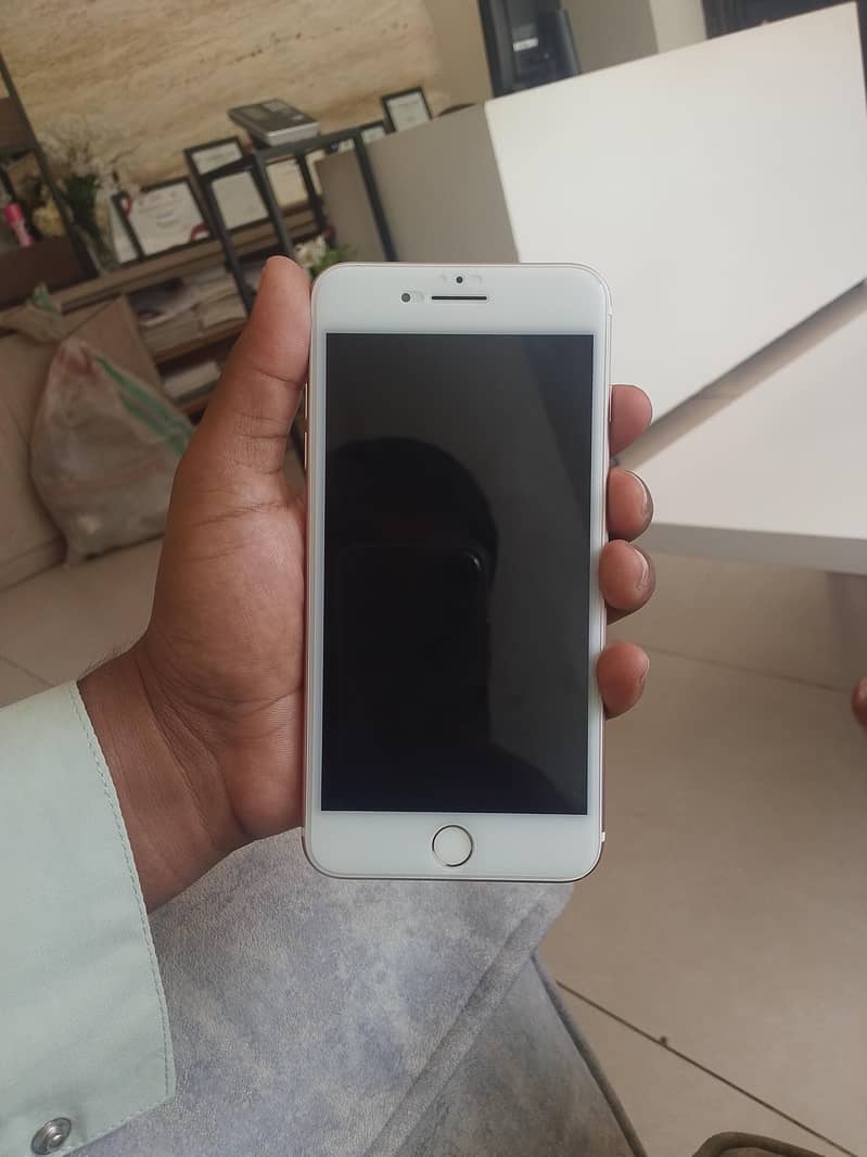 Apple iPhone 7 Plus 3