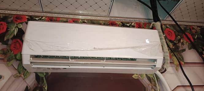 Gree 1.5 Ton Inverter AC – Only 1 Month Used like new ac