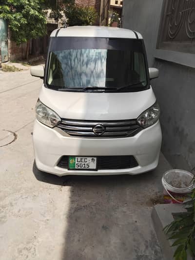 Nissan Roox 2015