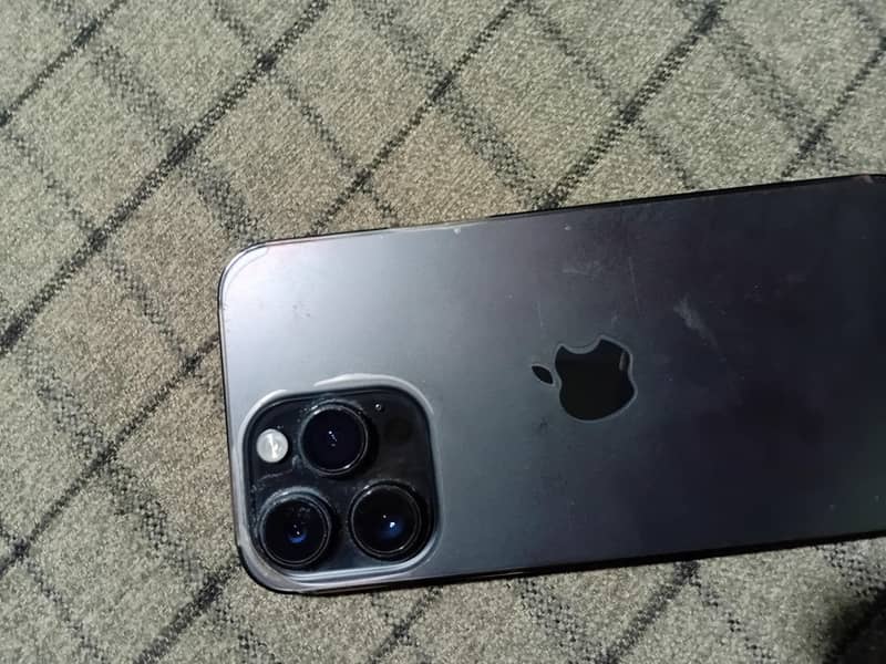 Apple iPhone 14 Pro Max 1