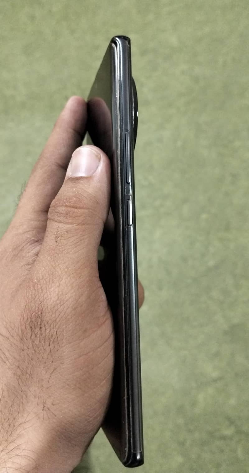 Tecno Camon 30S 3