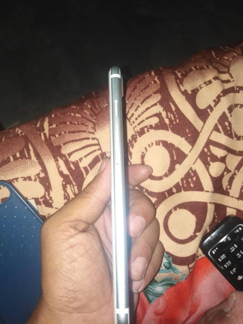 Apple iPhone 7 Plus 3