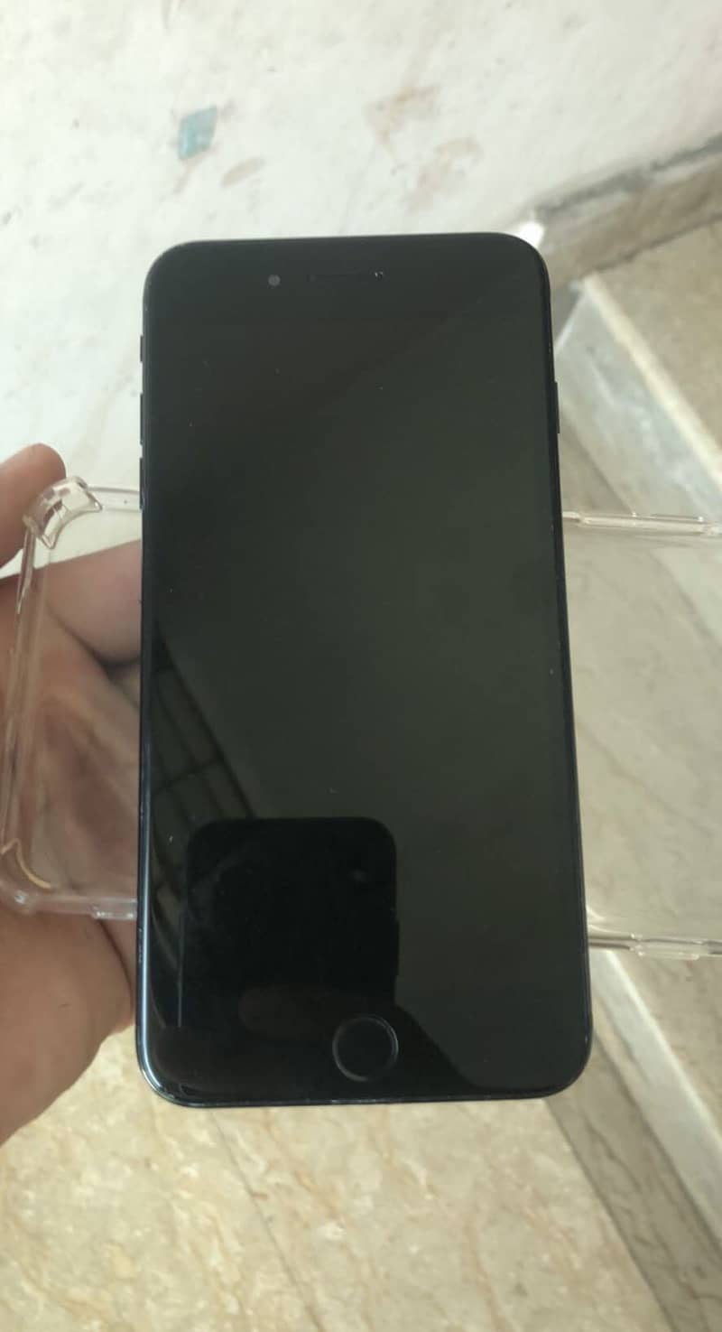 Apple iPhone 7 Plus 1
