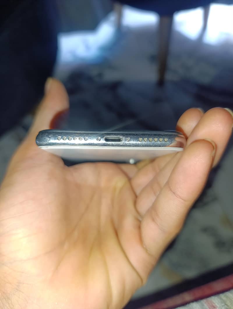 Apple iPhone X 5