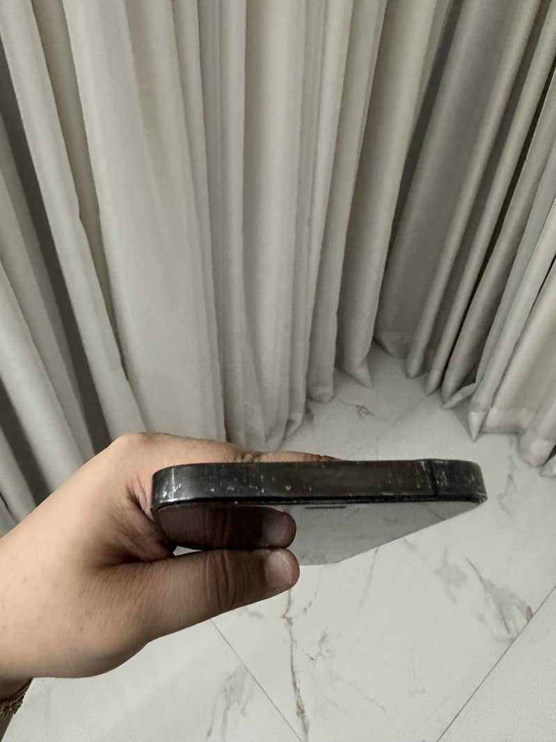iPhone 12 pro 4