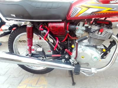 New Honda 125 bike urgent selling.