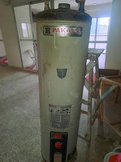 Pak Gas Brand 35 Gallon Gas Geyser