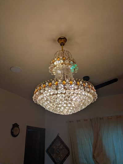 Elegant Tiered Crystal Chandelier – Excellent Condition