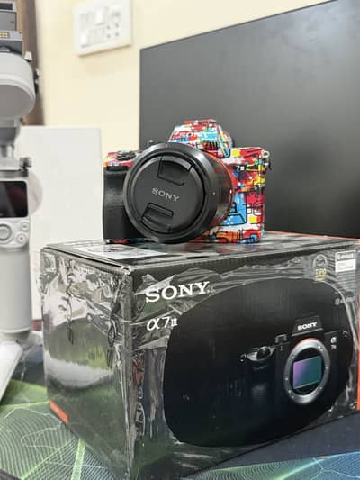 Sony A7iii + Sony 28mm FE 2.0 with DJI RS4 Mini