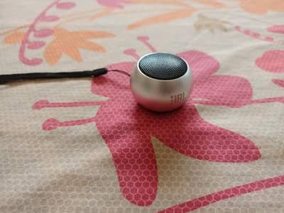 jbl  Bluetooth speaker