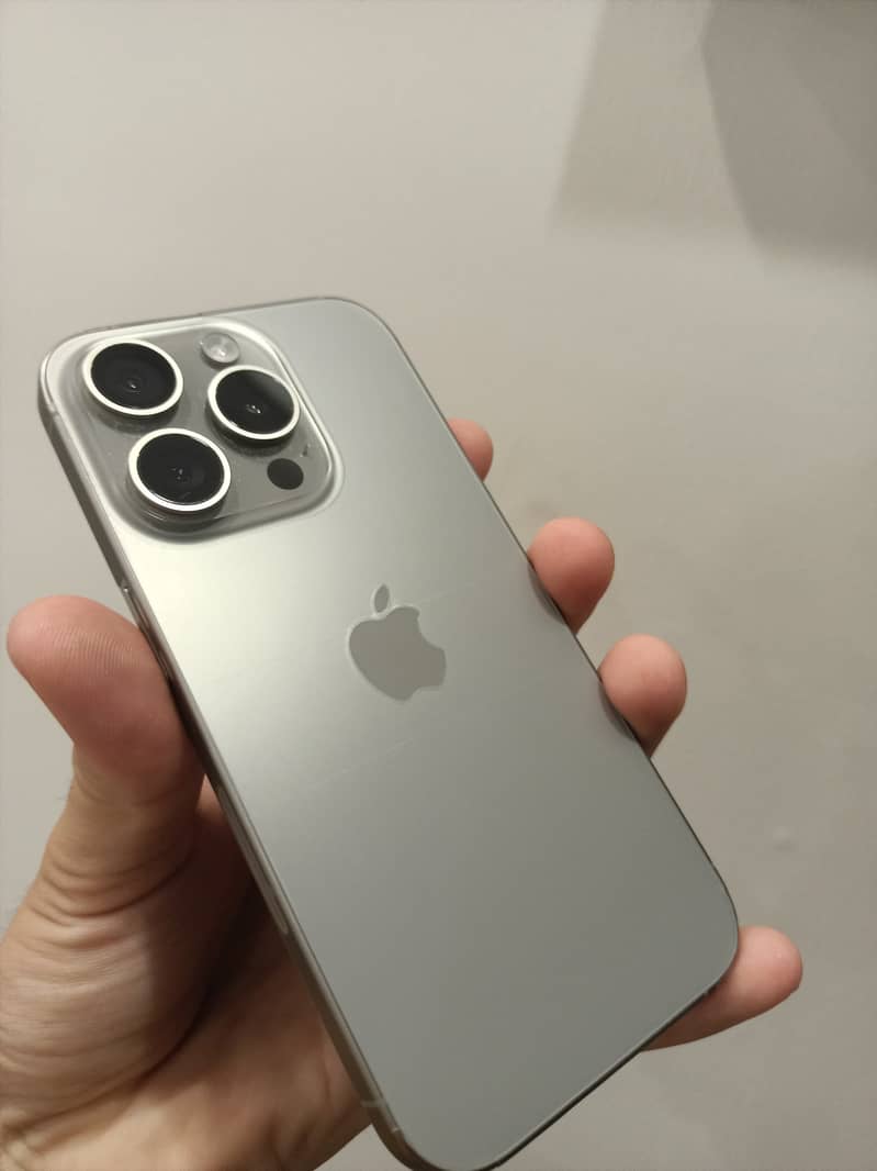 Apple iPhone 15 Pro 0