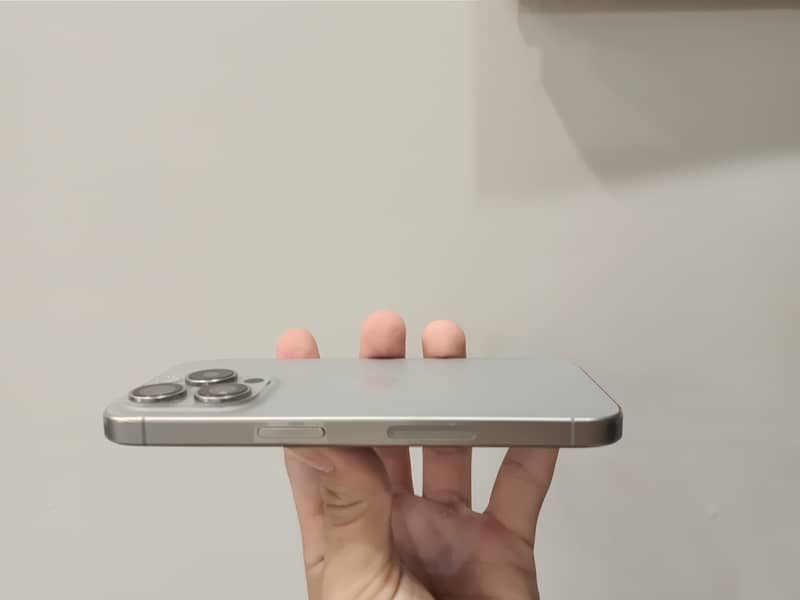 Apple iPhone 15 Pro 1