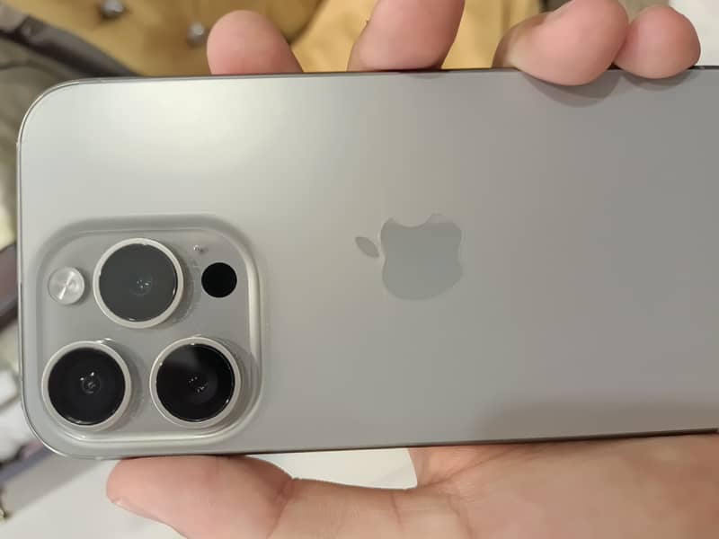 Apple iPhone 15 Pro 2