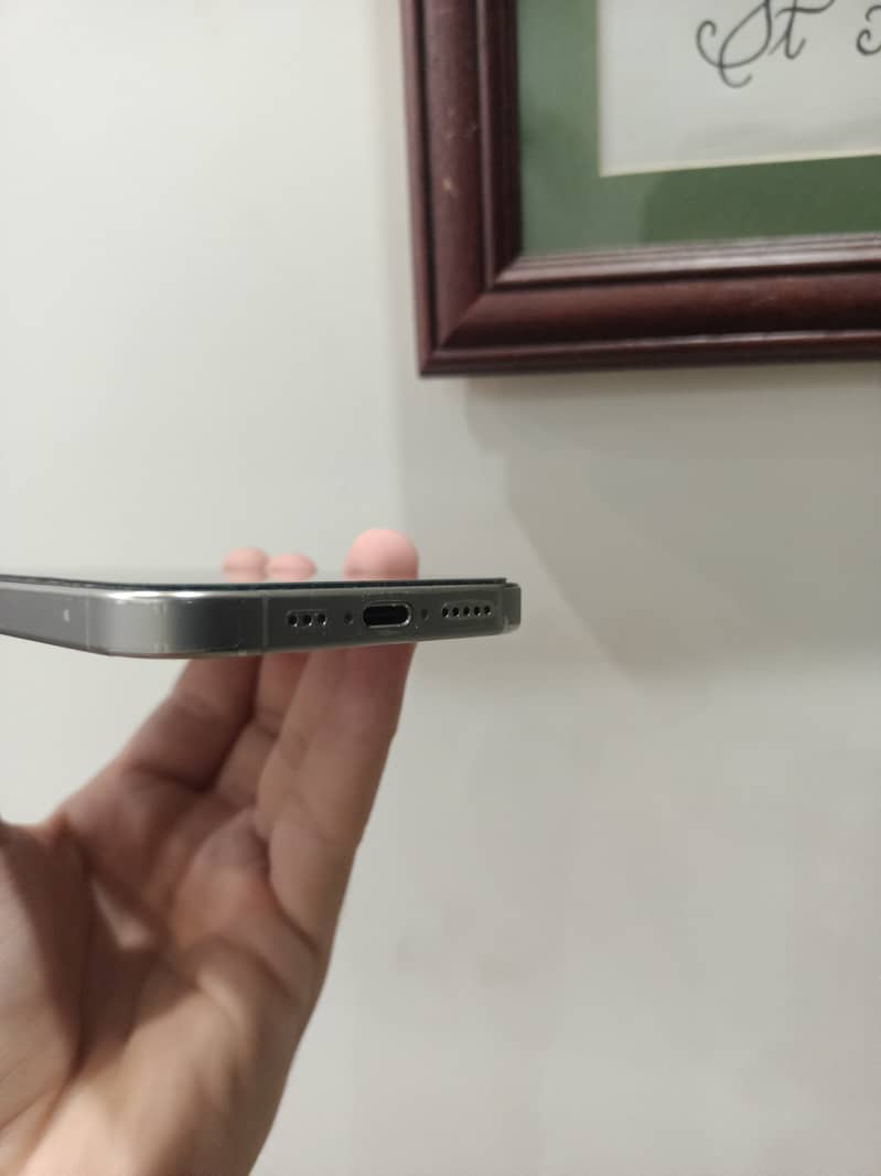 Apple iPhone 15 Pro 3