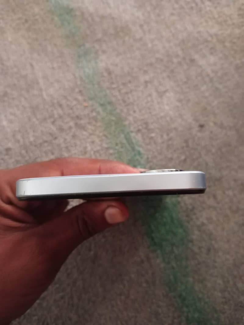 Realme Note 60 4