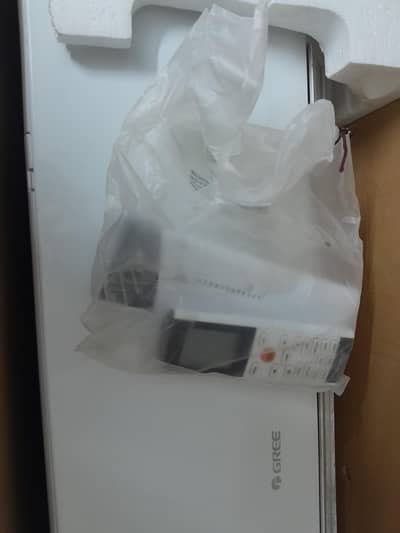 Gree 1 ton dc inverter urgent sale
