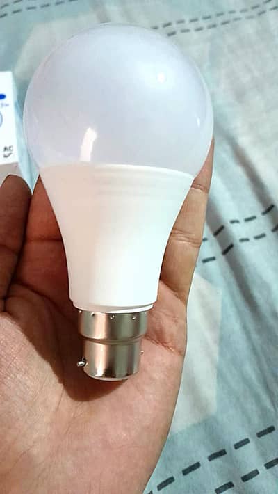 13W LED bulbs wholesale price with 1 year warranty