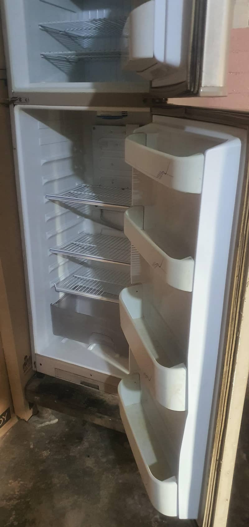Refrigerator 4