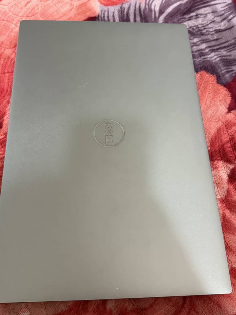 Dell precision 5560 1