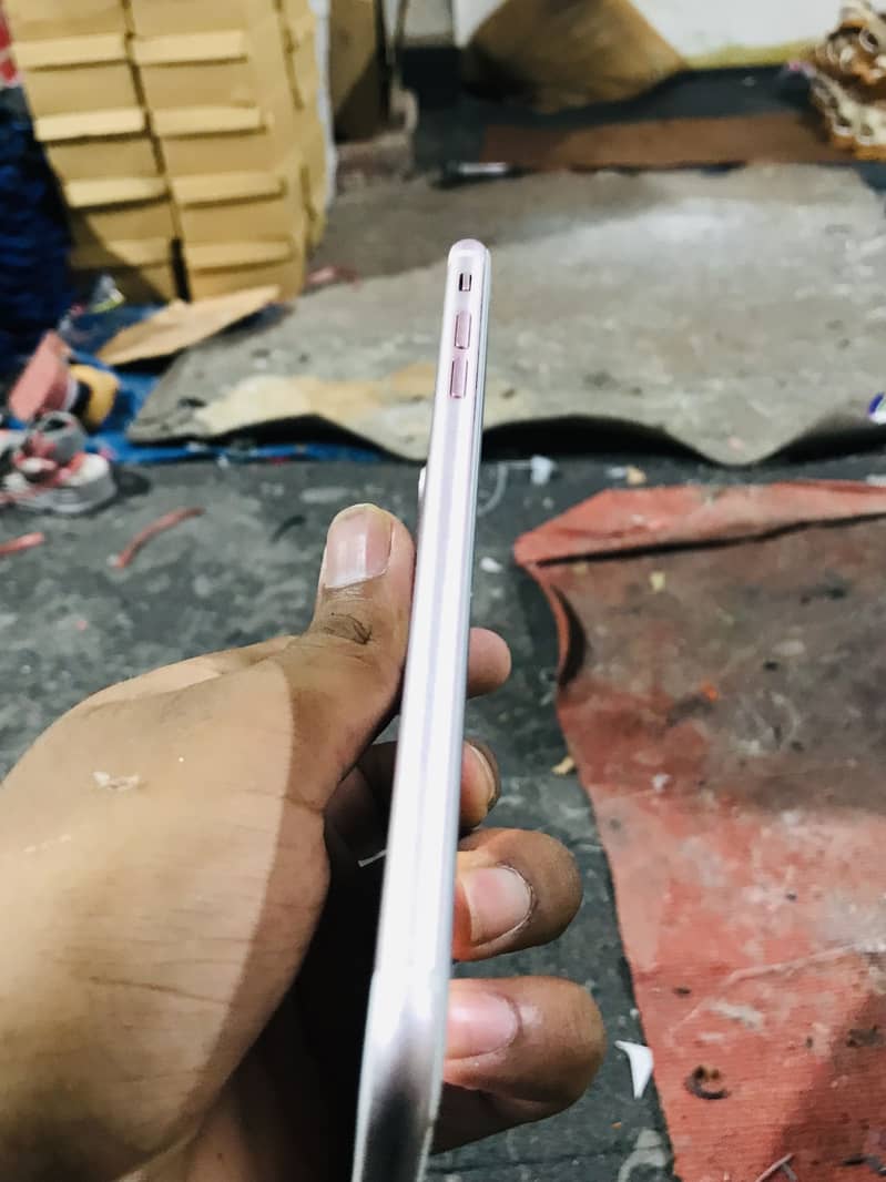Apple iPhone 7 Plus 1