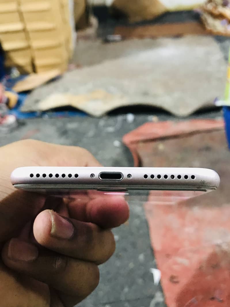 Apple iPhone 7 Plus 3