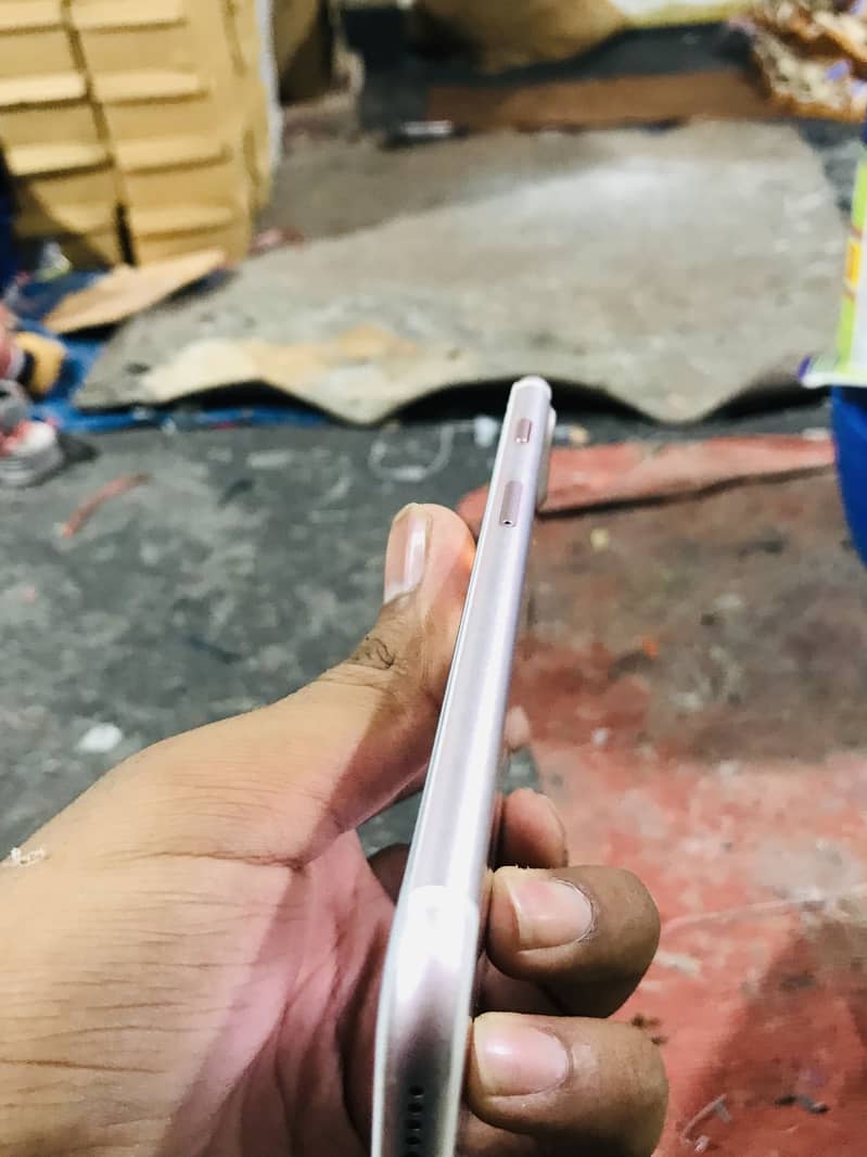 Apple iPhone 7 Plus 4