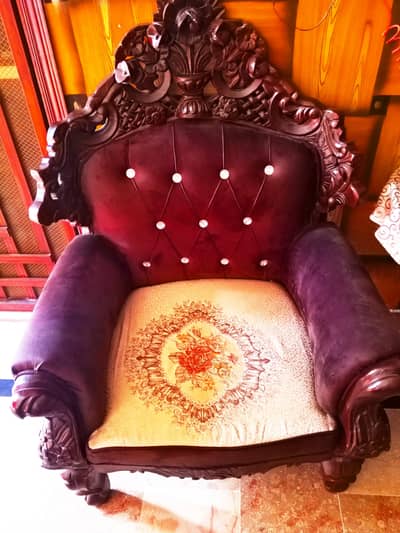 Chinioti sofa A1 condition 5 sether