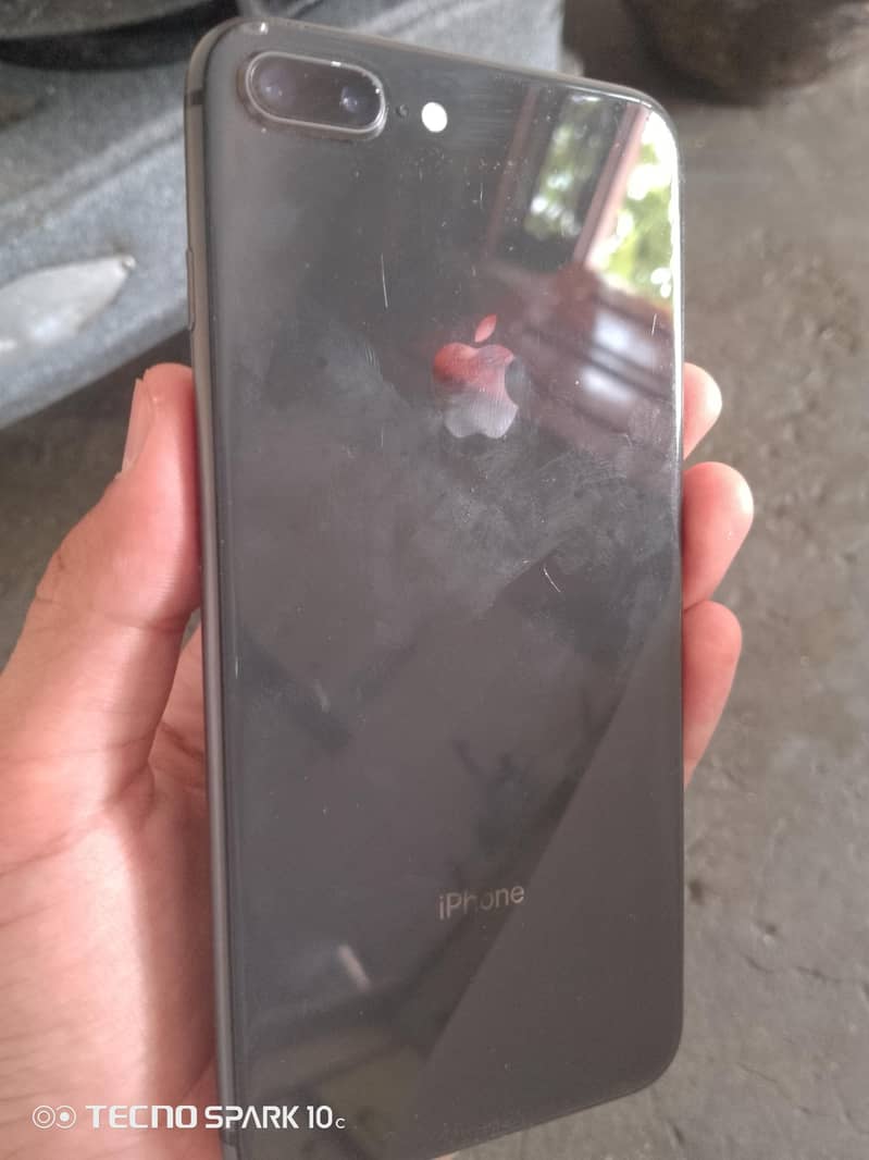 Apple iPhone 8 Plus 9