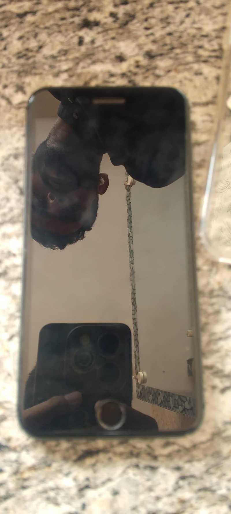 Apple iPhone 8 Plus 0