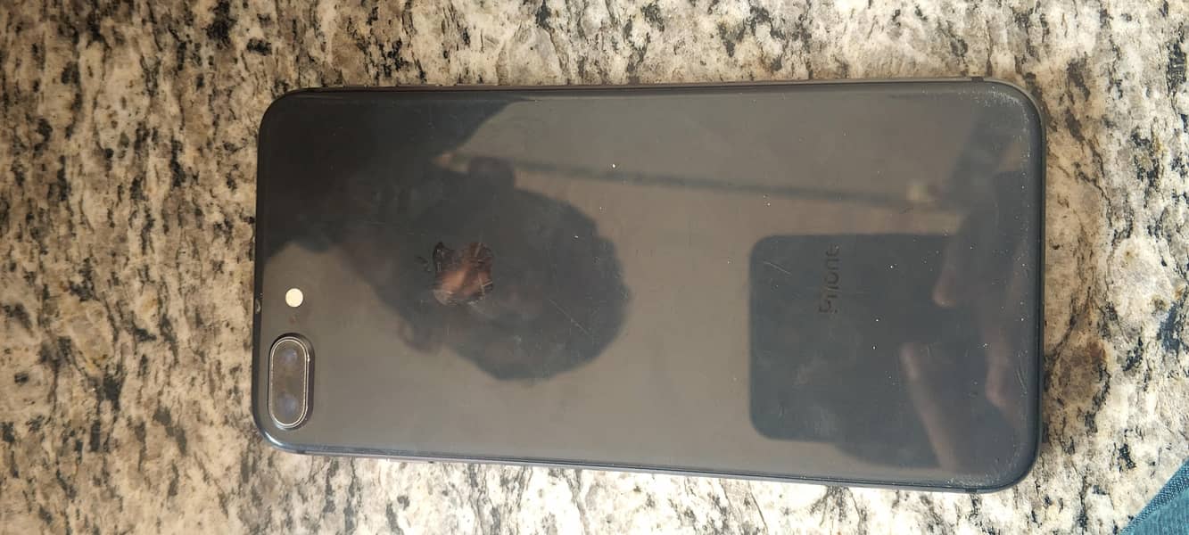 Apple iPhone 8 Plus 2