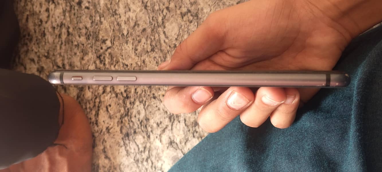Apple iPhone 8 Plus 5