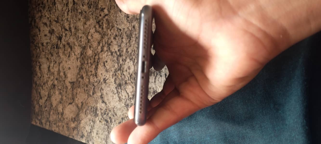 Apple iPhone 8 Plus 6