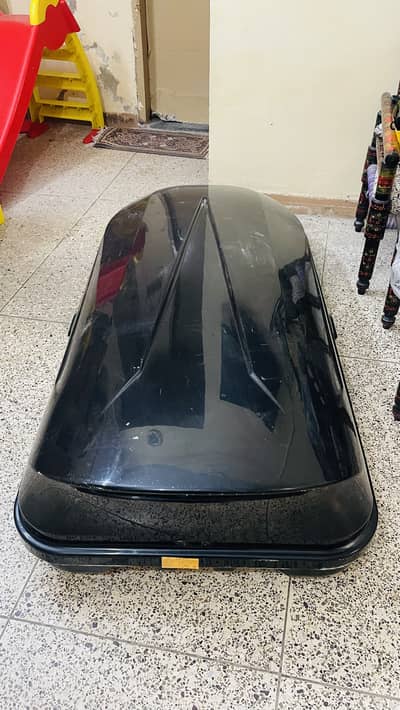 Roof box