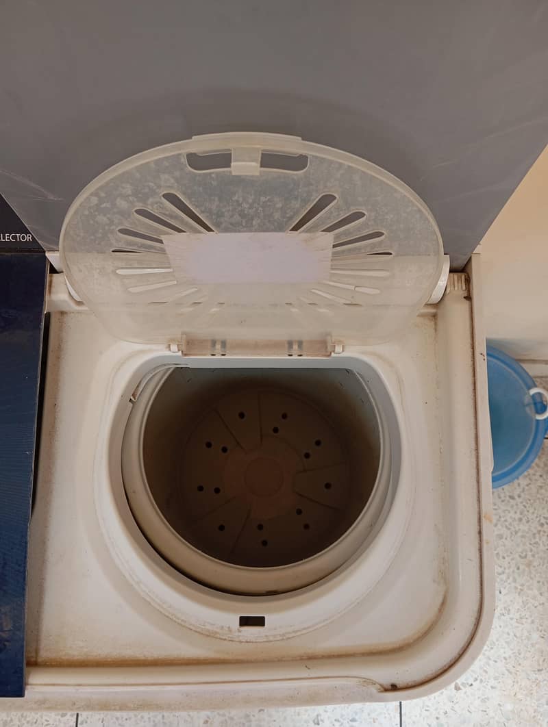 washing machine 10