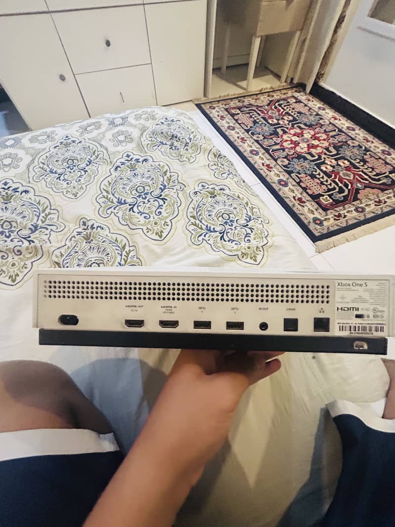 Xbox one S 3