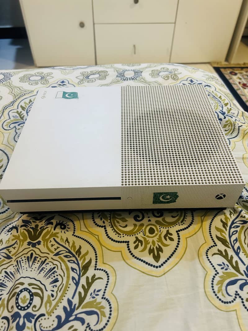 Xbox one S 10