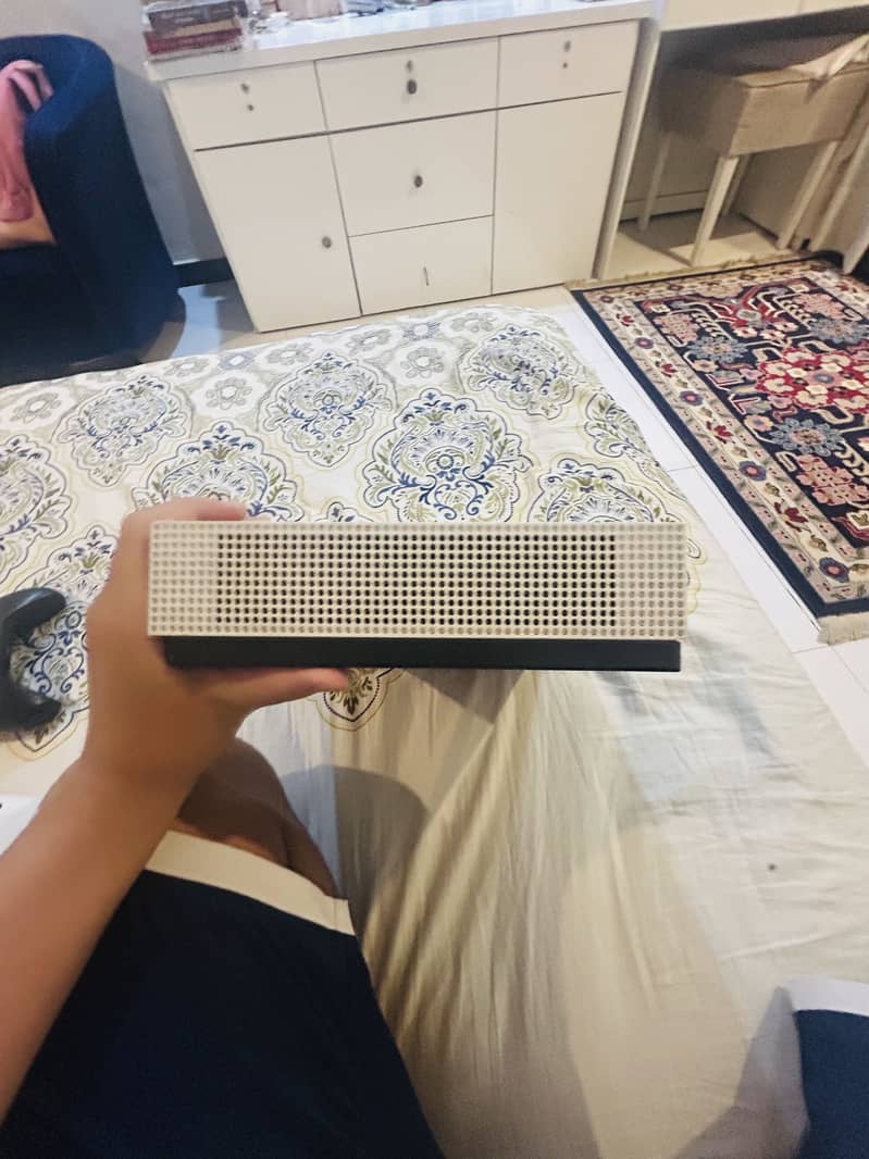 Xbox one S 11