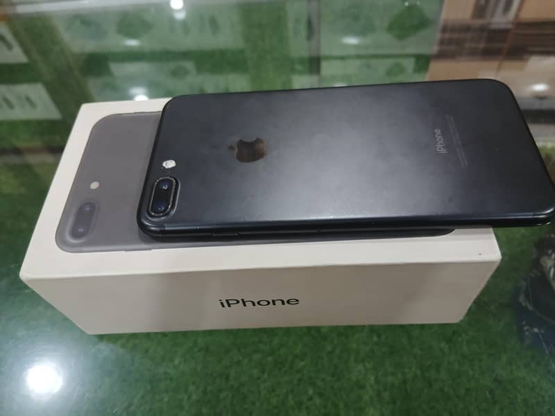 Apple iPhone 7 Plus 0